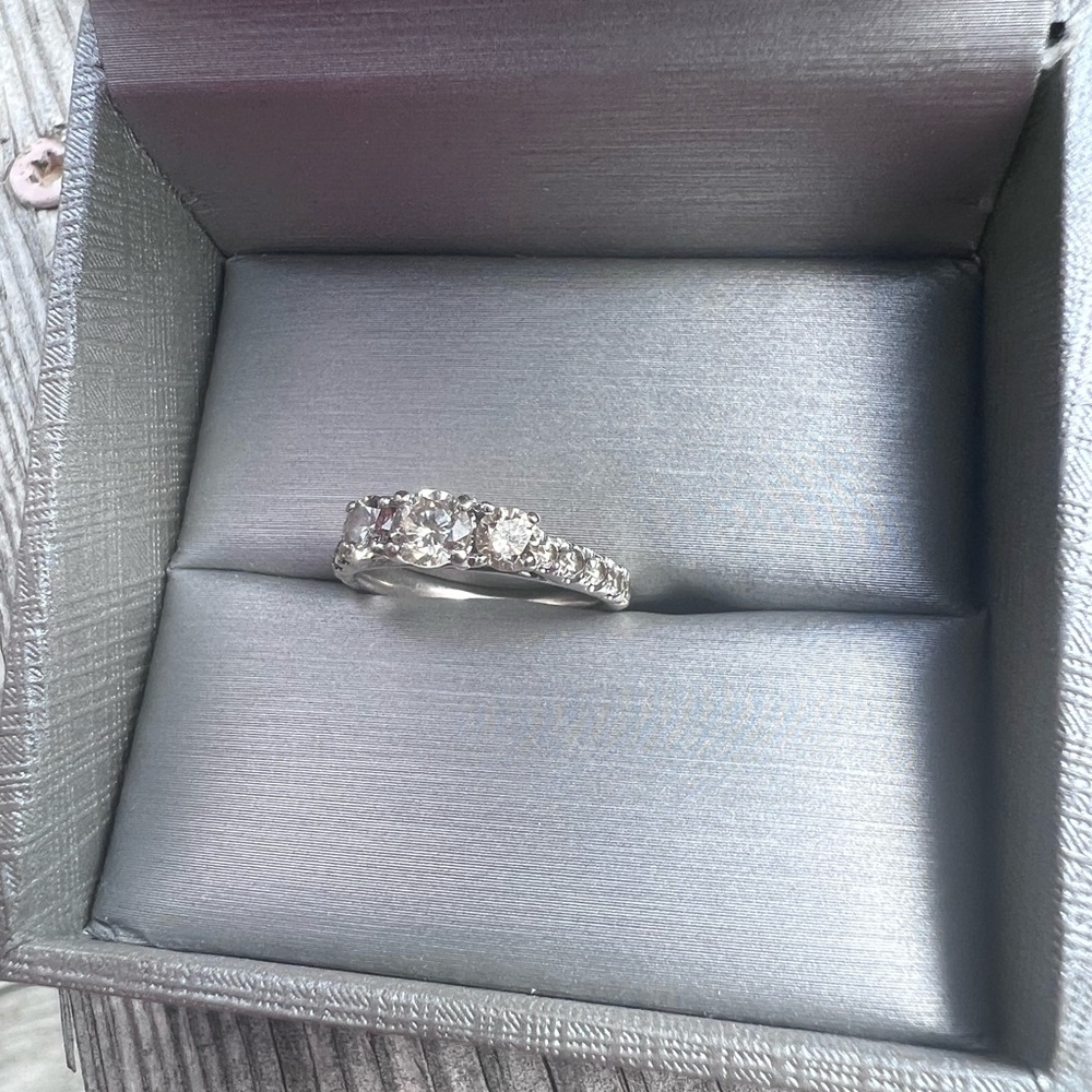 1 ct diamond engagement ring 10 k white gold